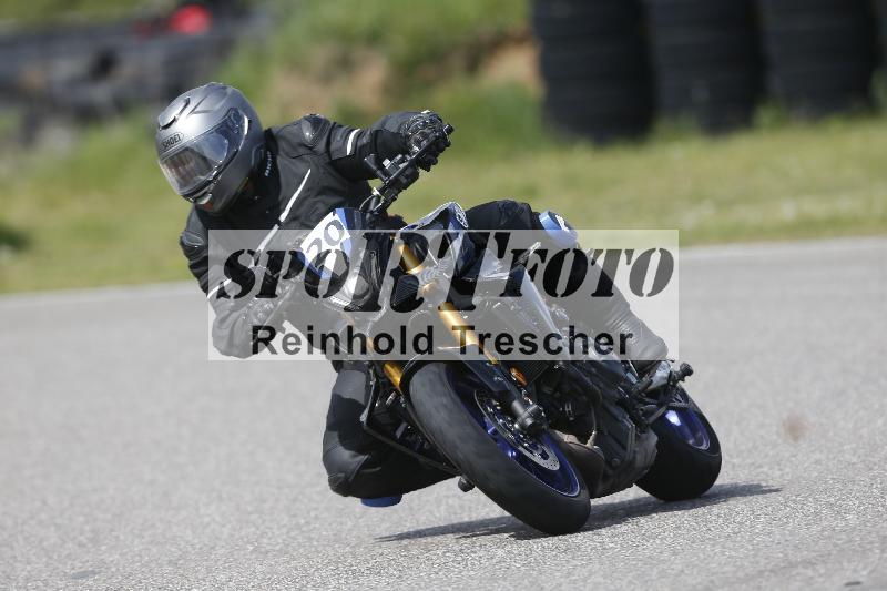 Archiv-2025/09 22.04.2025 Cornu Master School ADR/gruen-vert/20